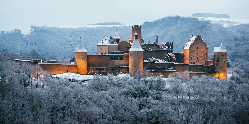 File:Castle in winter.jpg