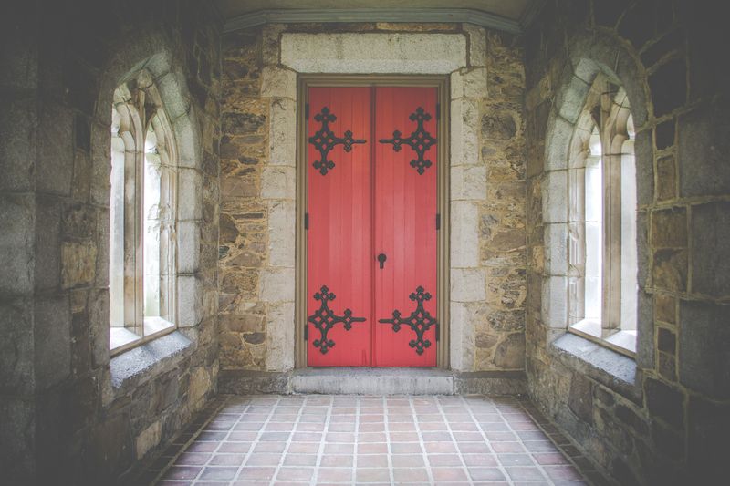 File:Red wooden door.jpg